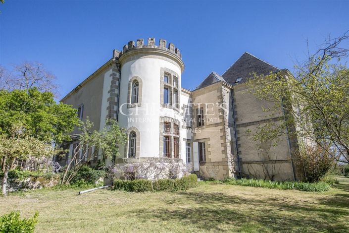 Image No.3-10 Bed House for sale