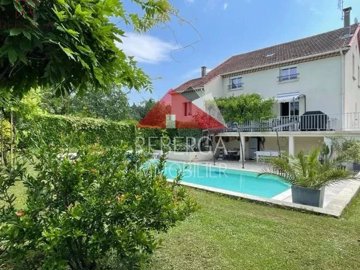 1 - Mazamet, House