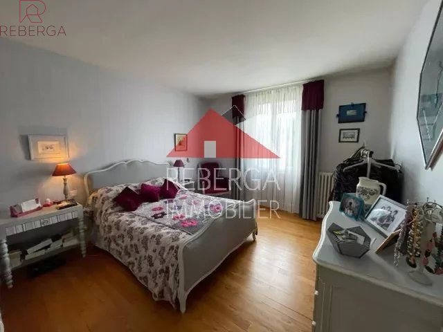 Image No.19-5 Bed House for sale