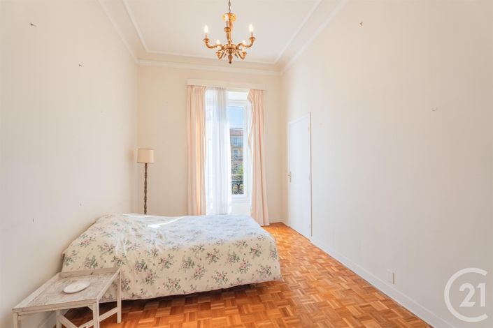 Image No.12-4 Bed Apartment for sale