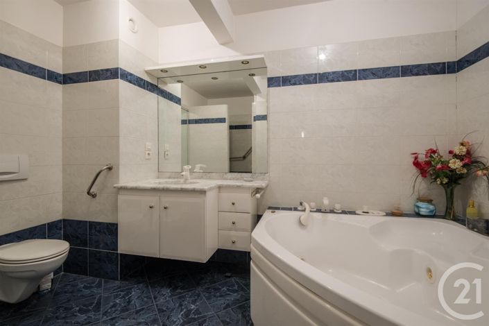 Image No.14-3 Bed Apartment for sale