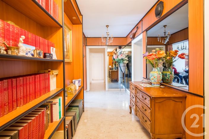 Image No.8-3 Bed Apartment for sale