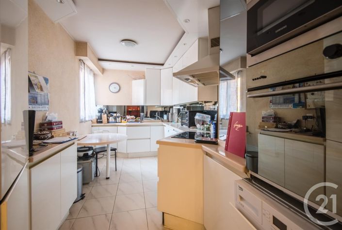 Image No.9-3 Bed Apartment for sale