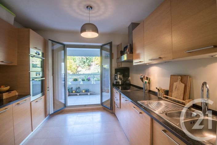 Image No.13-3 Bed Apartment for sale