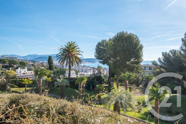 Image No.3-3 Bed Apartment for sale