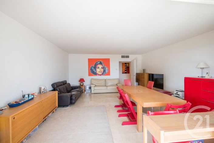 Image No.6-3 Bed Apartment for sale