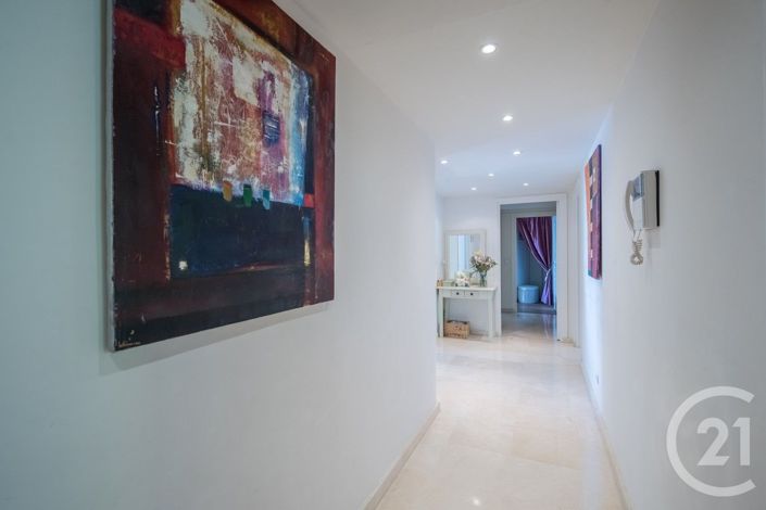 Image No.7-3 Bed Apartment for sale