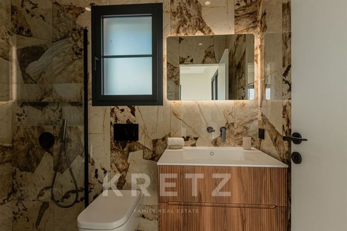 Image No.12-4 Bed House for sale