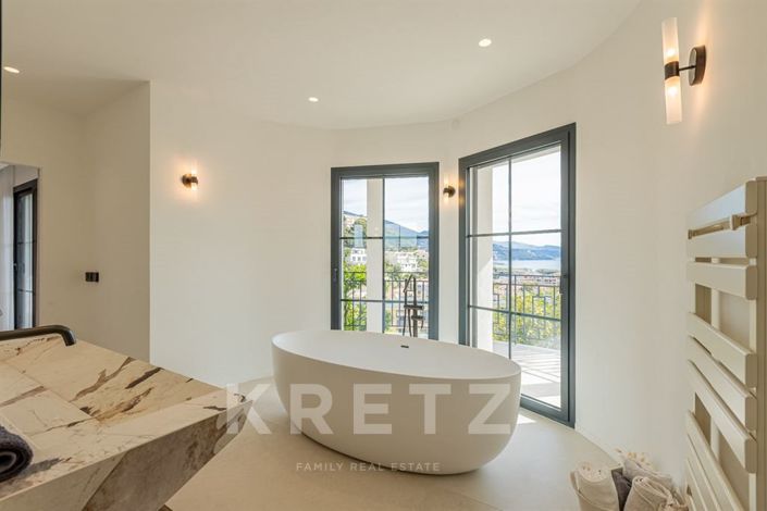 Image No.18-4 Bed House for sale