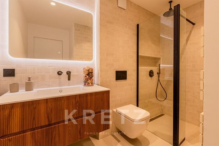 Image No.25-4 Bed House for sale