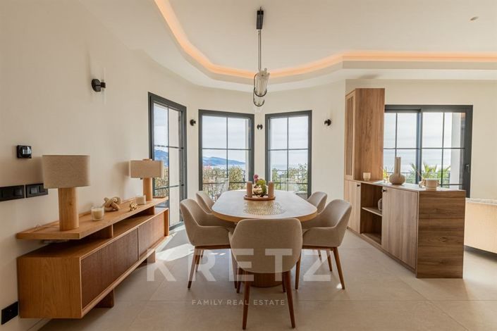 Image No.4-4 Bed House for sale