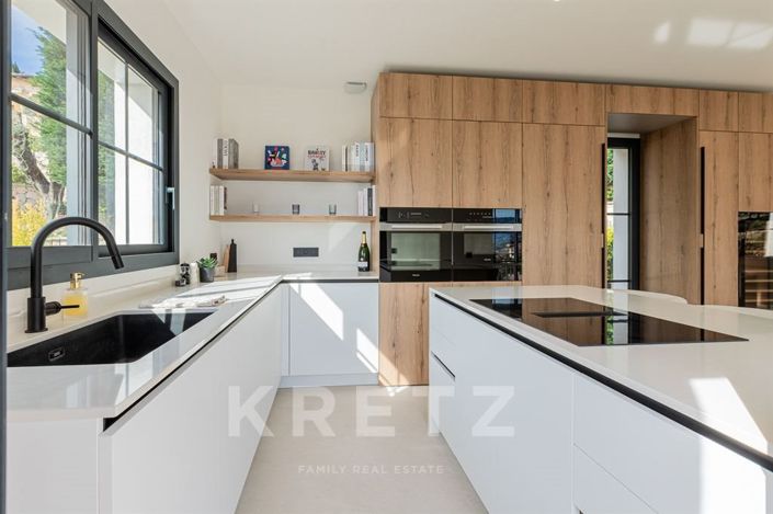 Image No.9-4 Bed House for sale