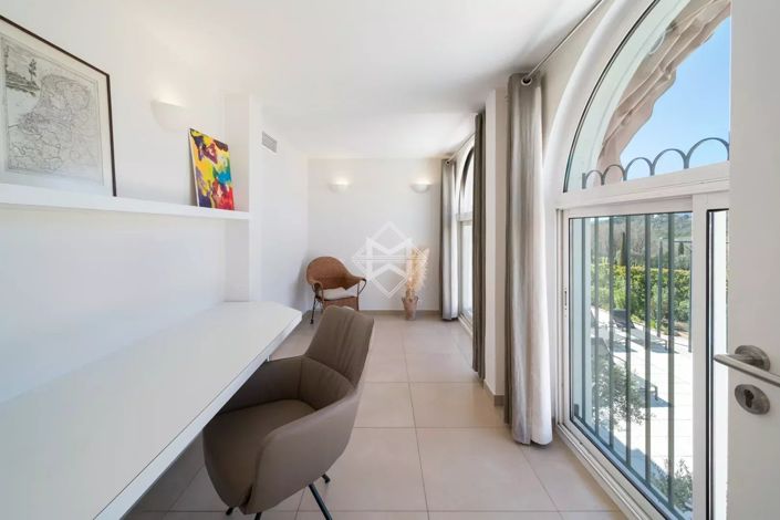 Image No.11-3 Bed House for sale