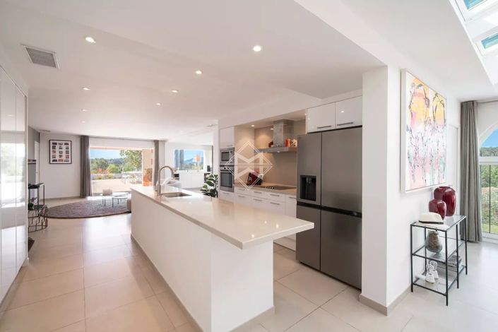 Image No.6-3 Bed House for sale