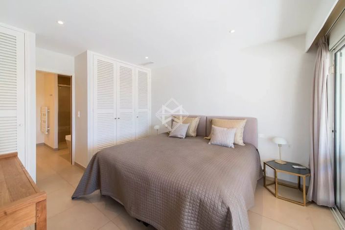 Image No.9-3 Bed House for sale