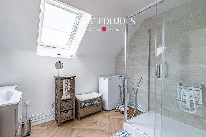 Image No.10-4 Bed House for sale