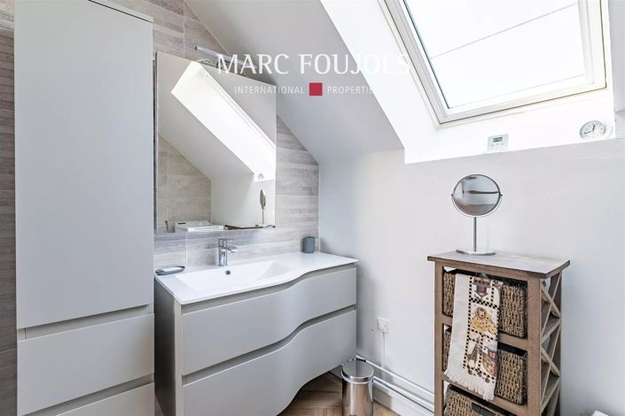 Image No.12-4 Bed House for sale