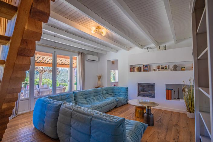 Image No.15-5 Bed House for sale