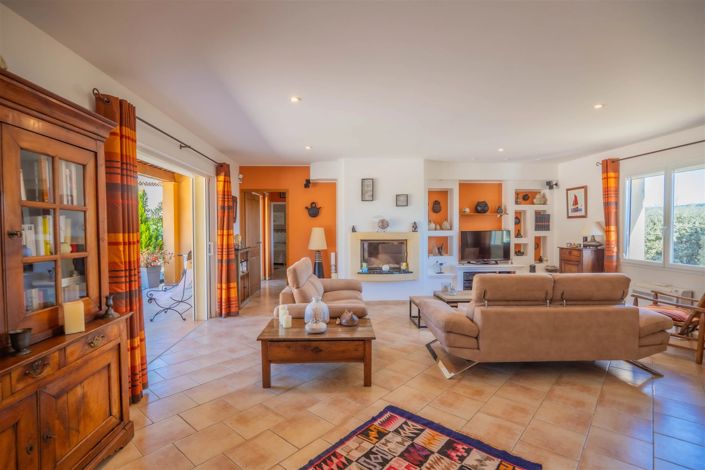 Image No.15-6 Bed House for sale