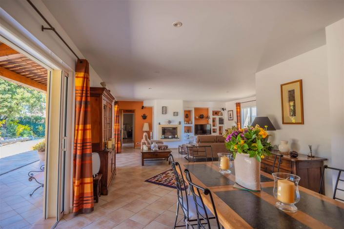 Image No.16-6 Bed House for sale