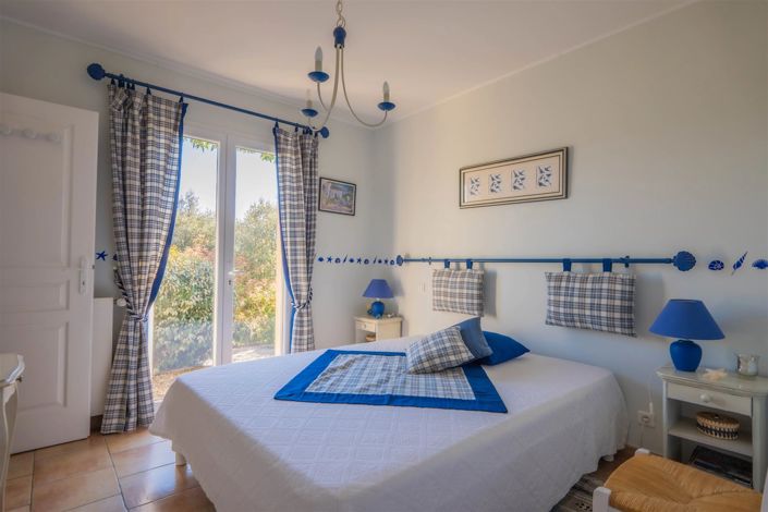 Image No.20-6 Bed House for sale