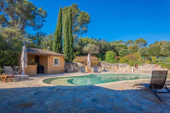 Image No.9-6 Bed House for sale