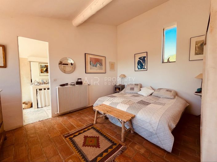 Image No.10-4 Bed House for sale