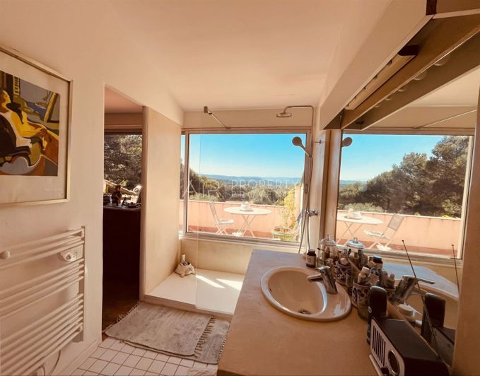 Image No.12-4 Bed House for sale