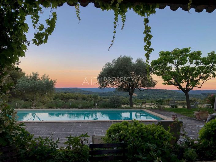 Image No.6-4 Bed House for sale