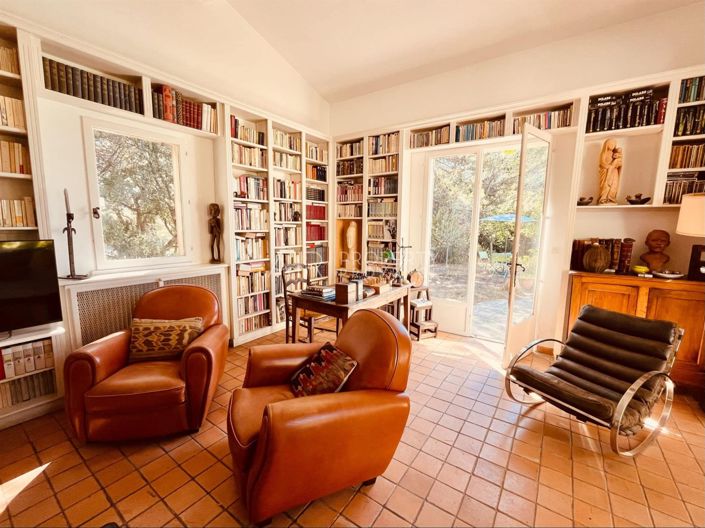 Image No.8-4 Bed House for sale