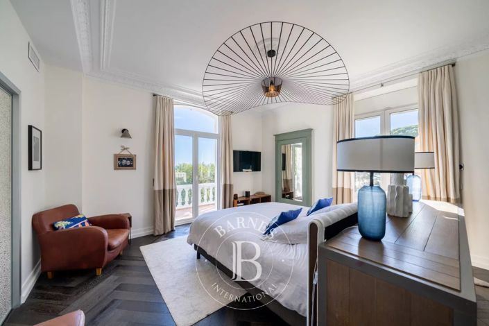 Image No.7-4 Bed House for sale