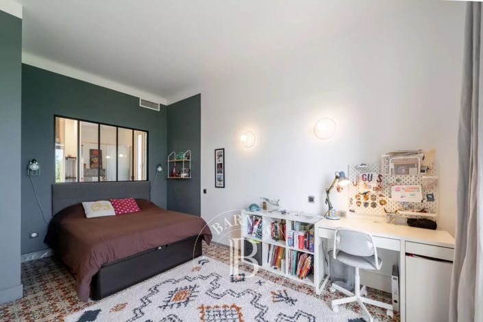 Image No.8-4 Bed House for sale