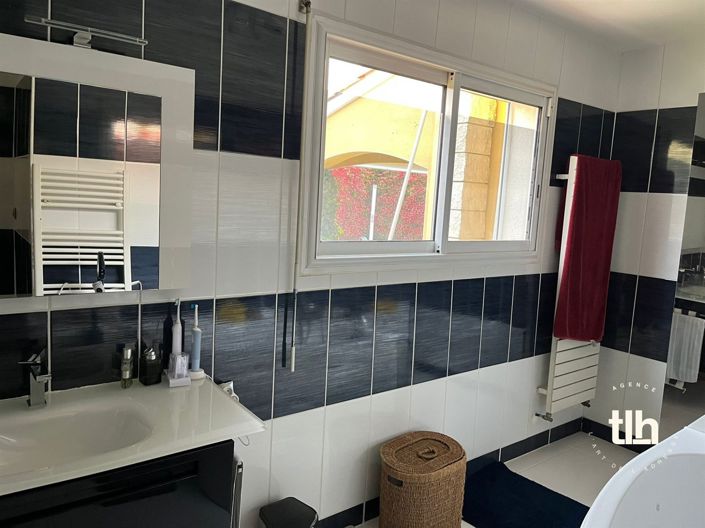 Image No.9-4 Bed House for sale