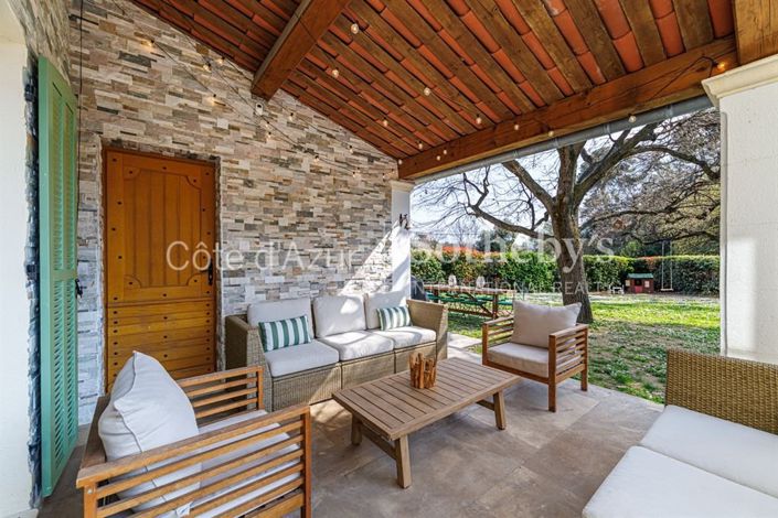 Image No.11-5 Bed Property for sale