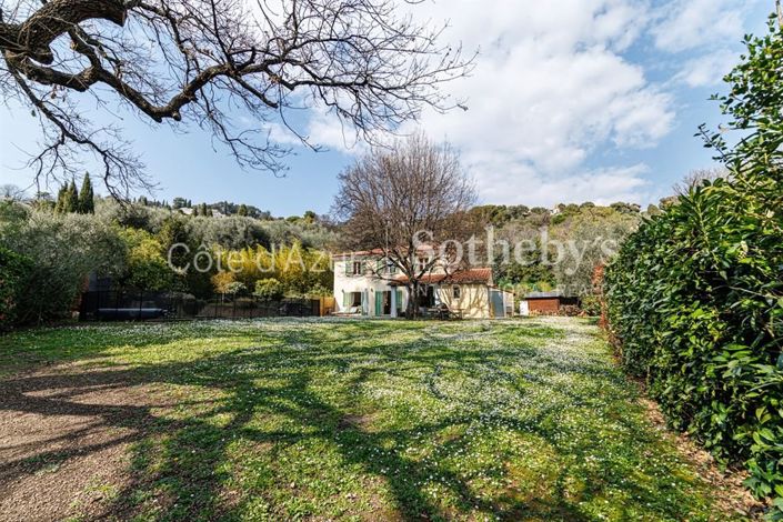 Image No.12-5 Bed Property for sale