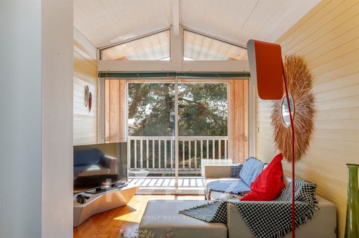 Image No.11-6 Bed House for sale