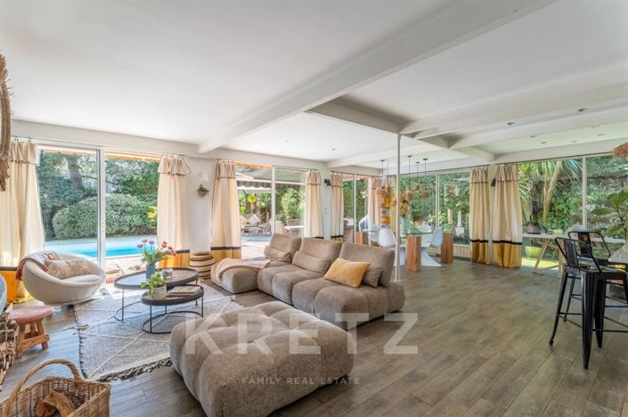 Image No.7-6 Bed House for sale