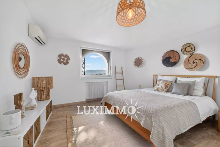 Image No.12-5 Bed House for sale