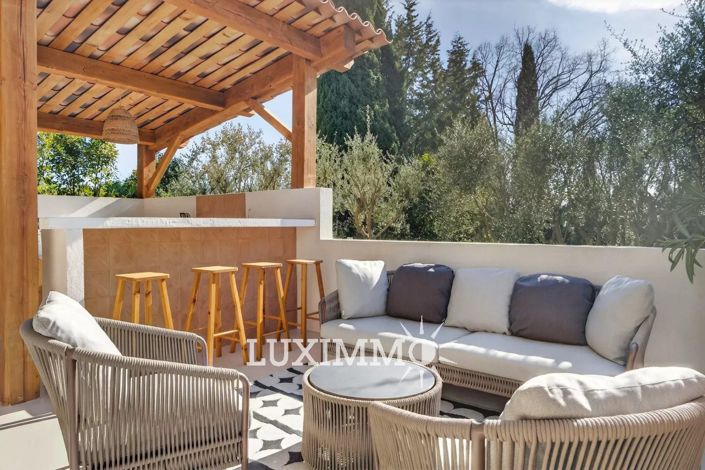 Image No.17-5 Bed House for sale