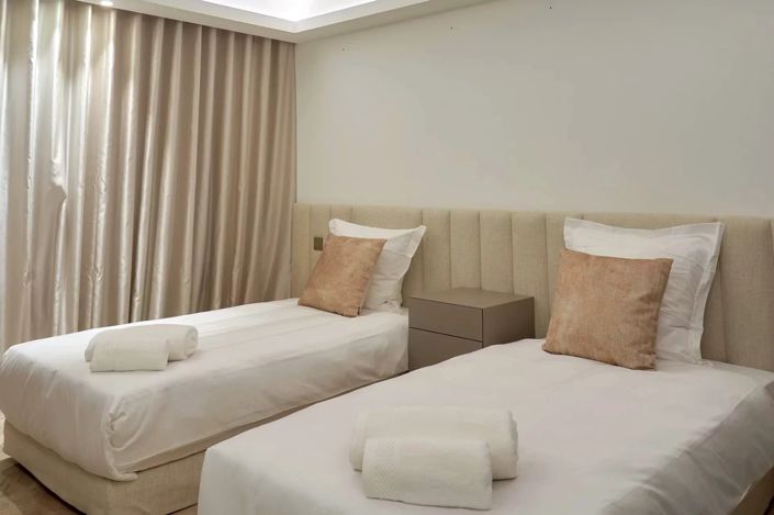 Image No.23-5 Bed Apartment for sale