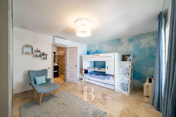 Image No.13-4 Bed House for sale