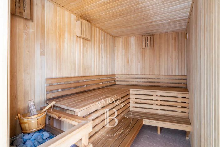 Image No.15-4 Bed House for sale