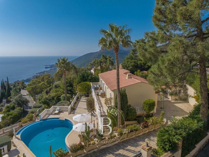 Image No.17-4 Bed House for sale