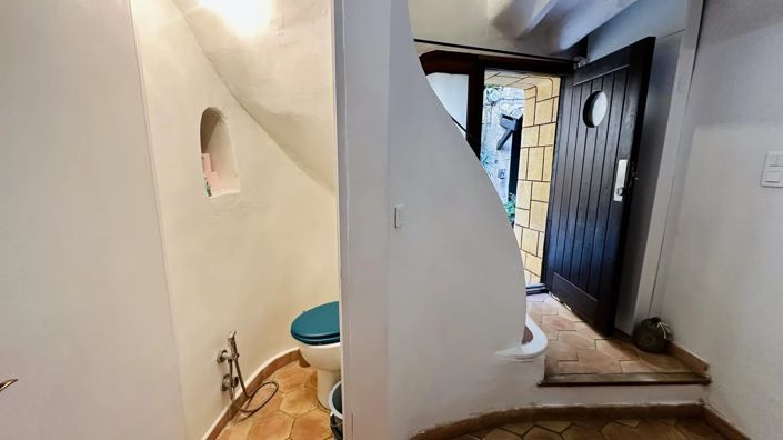 Image No.5-2 Bed House for sale