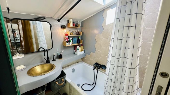 Image No.9-2 Bed House for sale