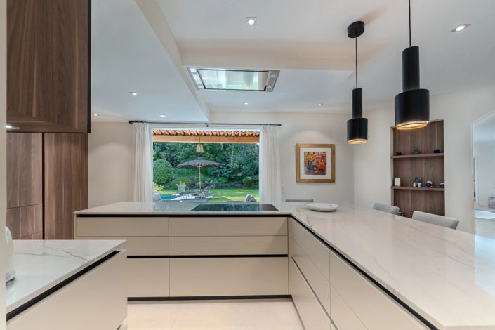 Image No.6-5 Bed House for sale