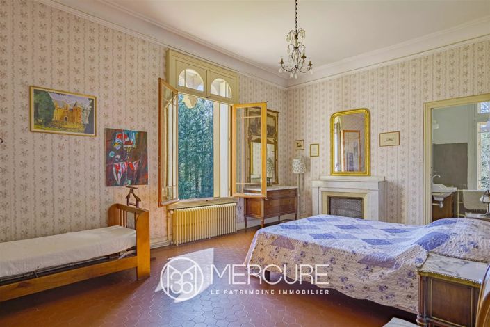 Image No.8-7 Bed House for sale