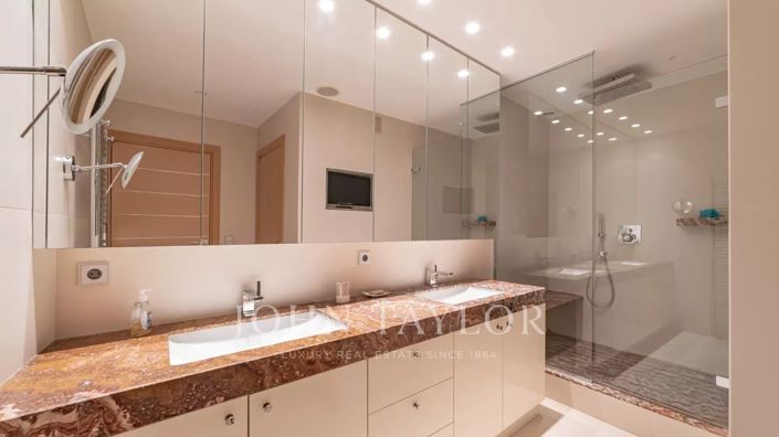 Image No.12-4 Bed Apartment for sale