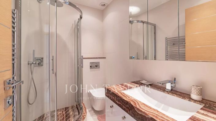 Image No.17-4 Bed Apartment for sale