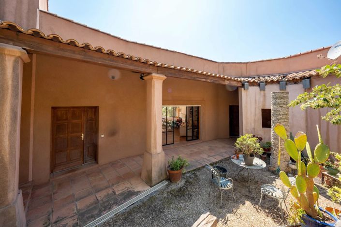 Image No.17-12 Bed House for sale